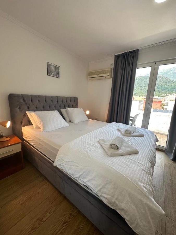 Jo * Budva